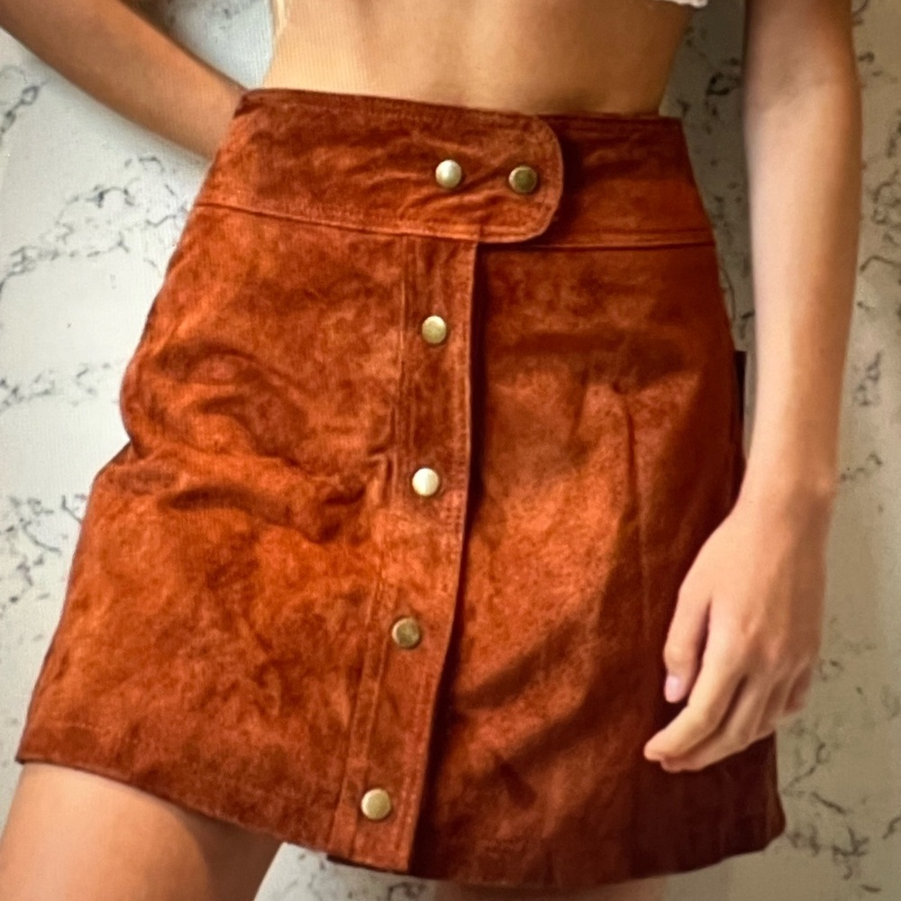 URBAN OUTFITTERS CARDIFF SUEDE A-LINE MINI SKIRT SNAP FRONT